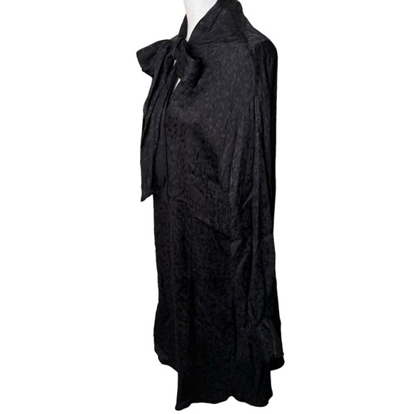 NWT H & M shift Dress Black neck Bow Sz 12 embossed Animal Print a16 - Picture 2 of 9